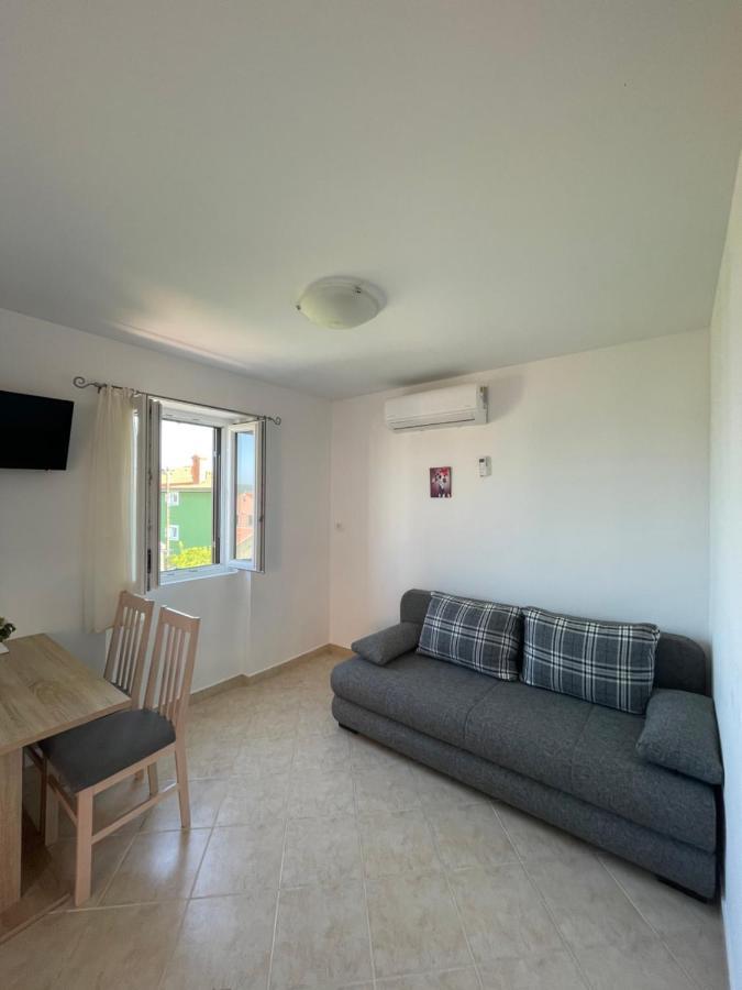 Ferienwohnung Oaza Nerezine Exterior foto